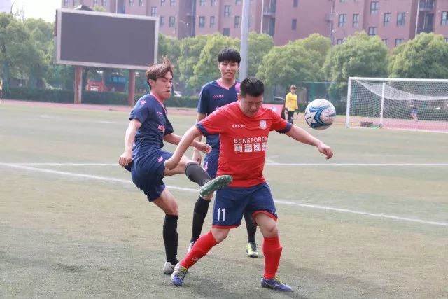 巴特勒复出热火负掘金 武切维奇40分公牛4连败