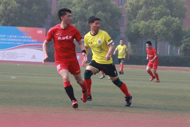 法国队官方媒体恭喜姆巴佩入选FIFPRO年度最佳